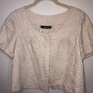 Cream shrug